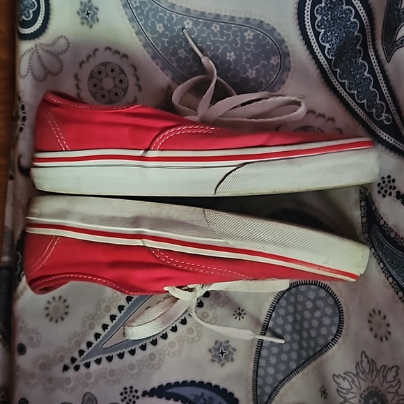 VANS - Picture 8 of 14